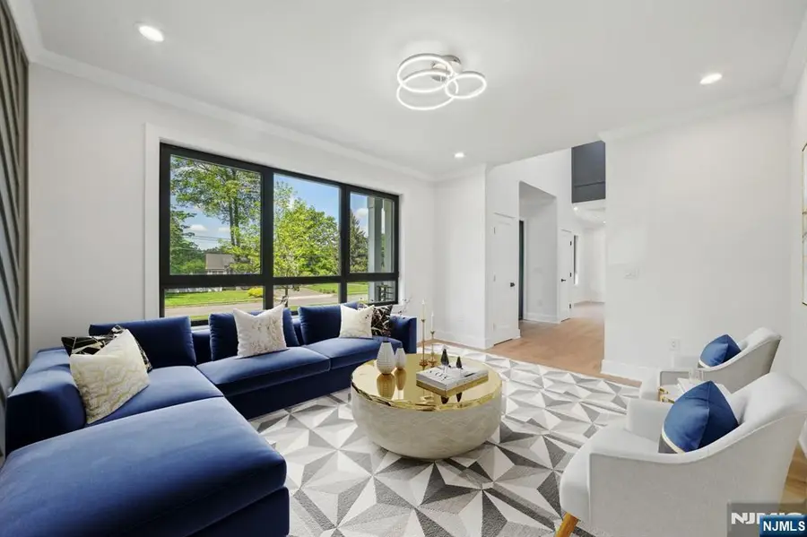 5 Foxcroft Drive, Livingston, NJ 07039 - #3