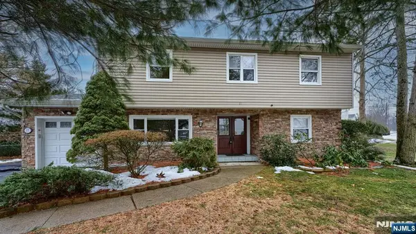 17 Clifford Drive, Wayne, NJ 07470