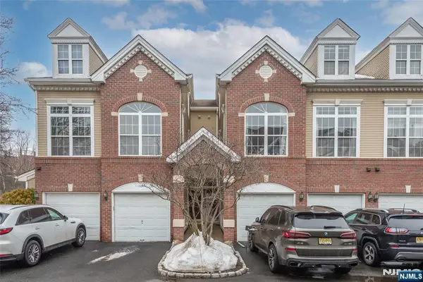 122 Riverwalk Way, Clifton, NJ 07014