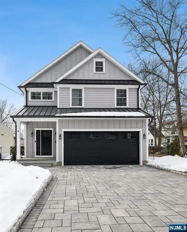 4 Plymouth Drive, Livingston, NJ 07039