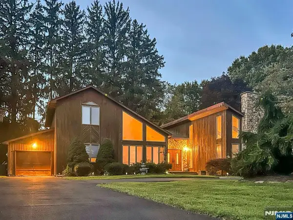 14 Louisa Court, Wayne, NJ 07470