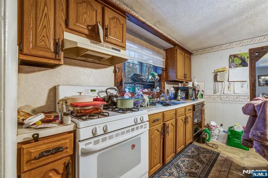 15 Hanover Road, Upper Greenwood Lake, NJ 07421 - #3