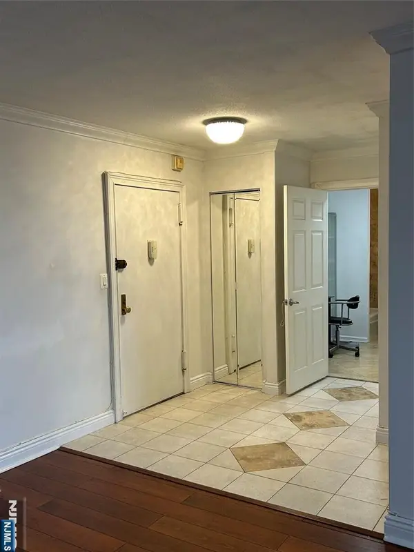 2200 Central Road 9W, Fort Lee, NJ 07024