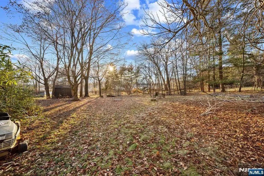 81 Vreeland Avenue, Midland Park, NJ 07432 - #3