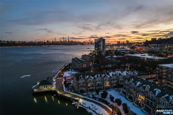 21 Grand Cove Way, Edgewater, NJ 07020