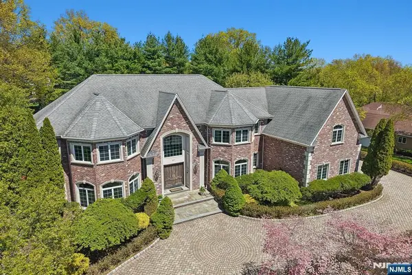 47 Cortland Trail, Mahwah, NJ 07430