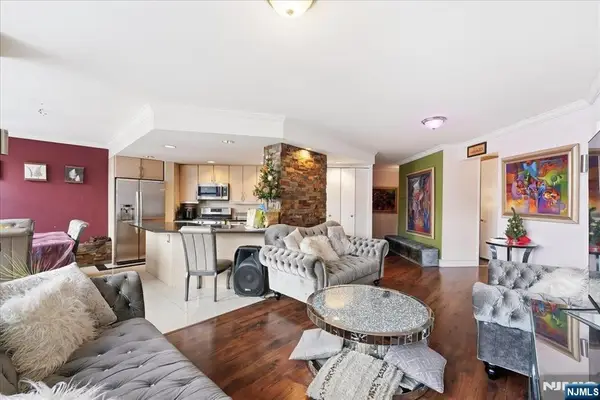 7004 Boulevard East 8C, Guttenberg, NJ 07093