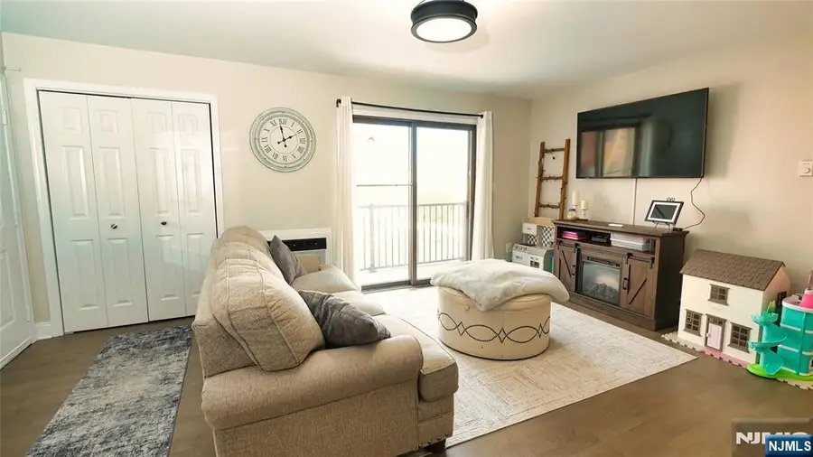 651 Riverside A7, Lyndhurst, NJ 07071 - #3