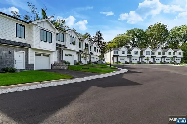 13 Fey Place, Oradell, NJ 07649