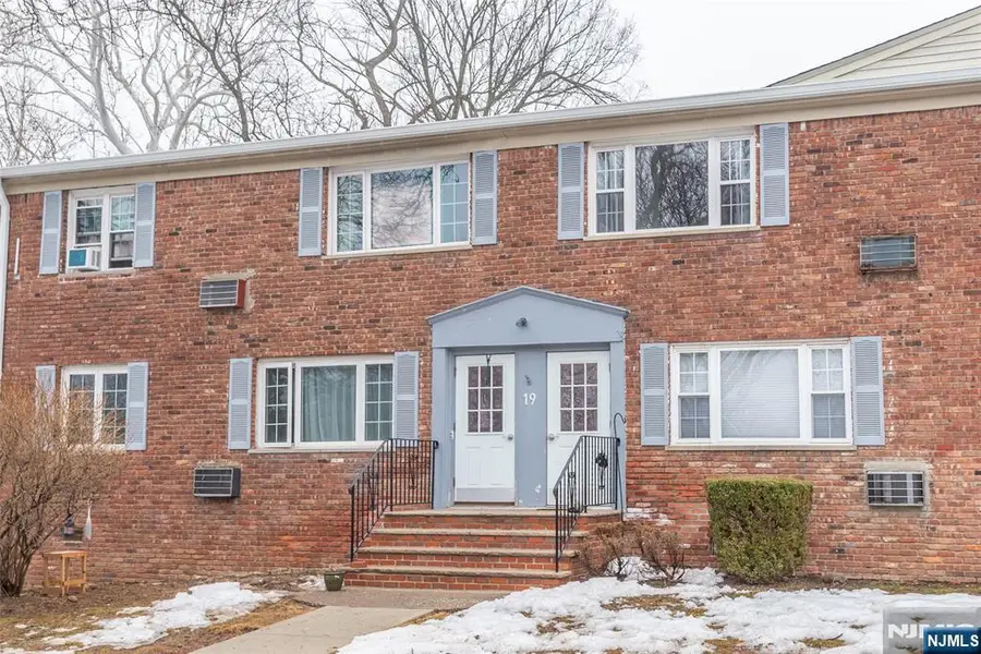 19 Wedgewood Drive 79, Verona, NJ 07044 - #2