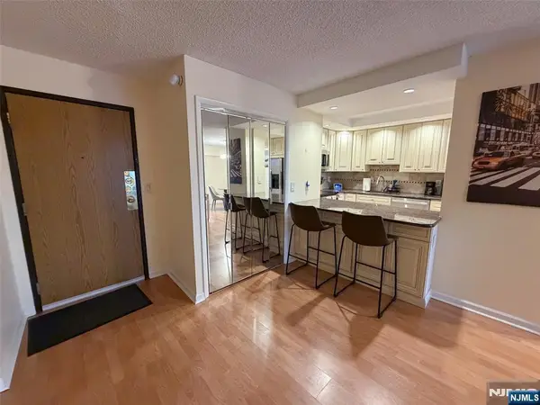 10 N Wood 717, Linden, NJ 07036