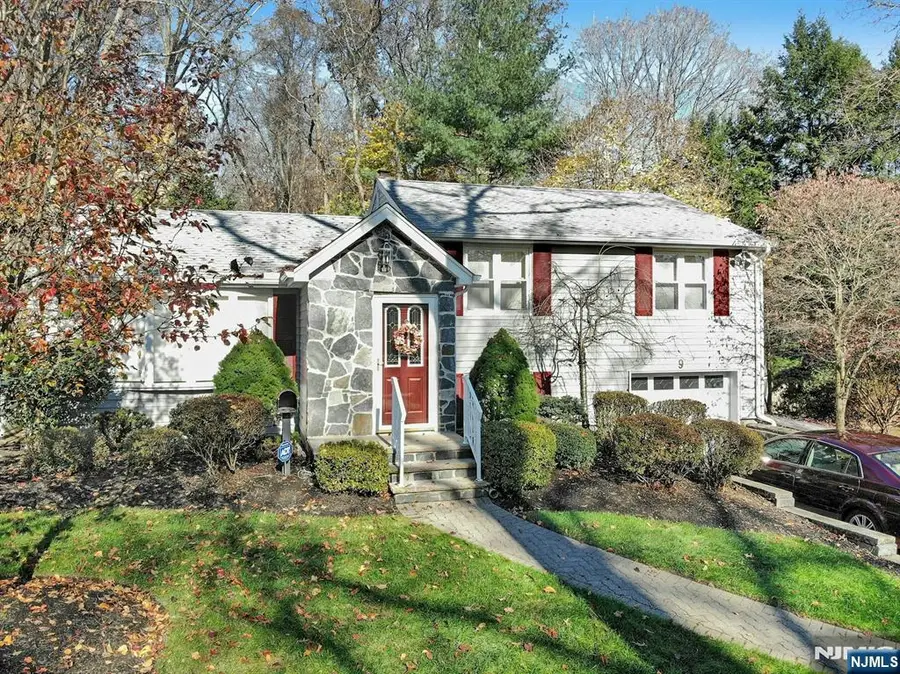 9 Lockwood Lane, Closter, NJ 07624 - #2