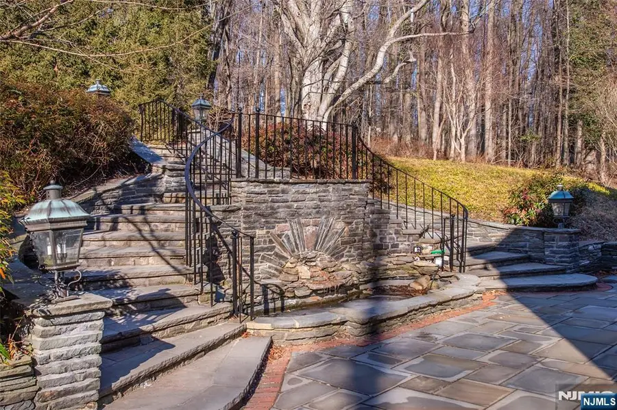 5 Rocky Way, Llewellyn Park, NJ 07052 - #3