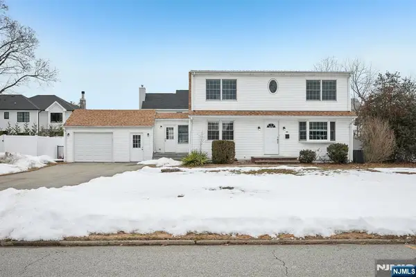 32 Garden Place, Pequannock Township, NJ 07444