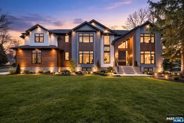 17 Belvedere Drive, Livingston, NJ 07039