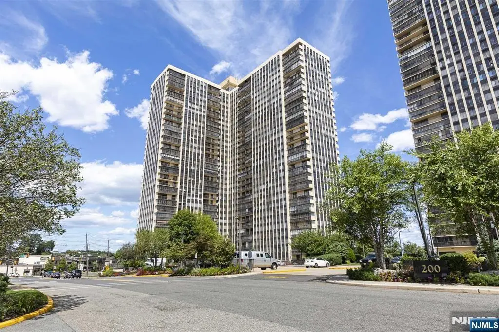 300 Winston Drive 1521, Cliffside Park, NJ 07010 - #1