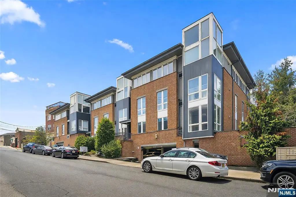 255 Laird 1, Cliffside Park, NJ 07010 - #1