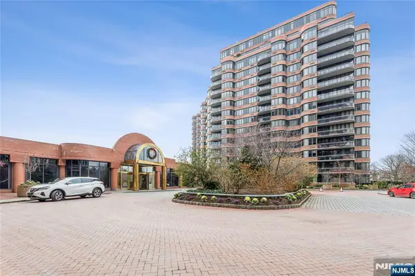 100 Carlyle Drive 9ES, Cliffside Park, NJ 07010