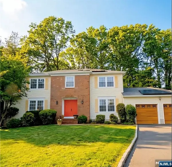 29 Woodside Drive, Rockaway Township, NJ 07866