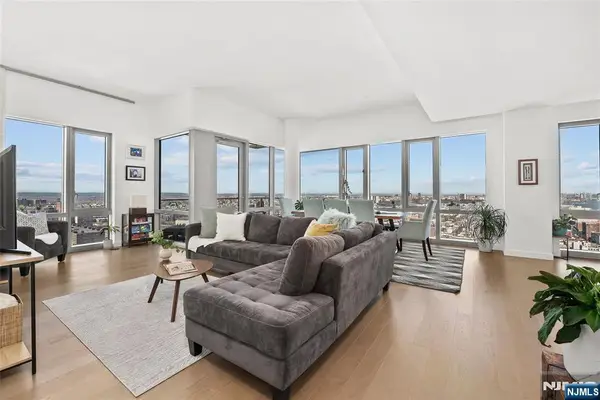 75 Park Lane PH3701, Jersey City, NJ 07310