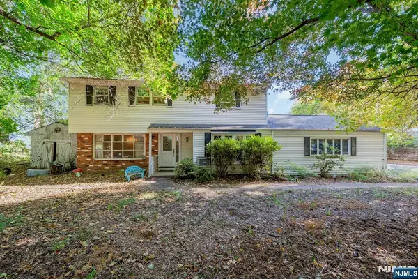 75 Cherokee Avenue, Allendale, NJ 07401