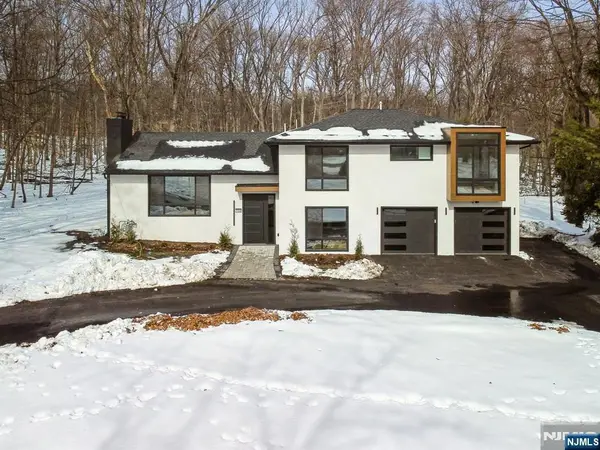 156 Park Road, Par-troy Hills Twp., NJ 07054