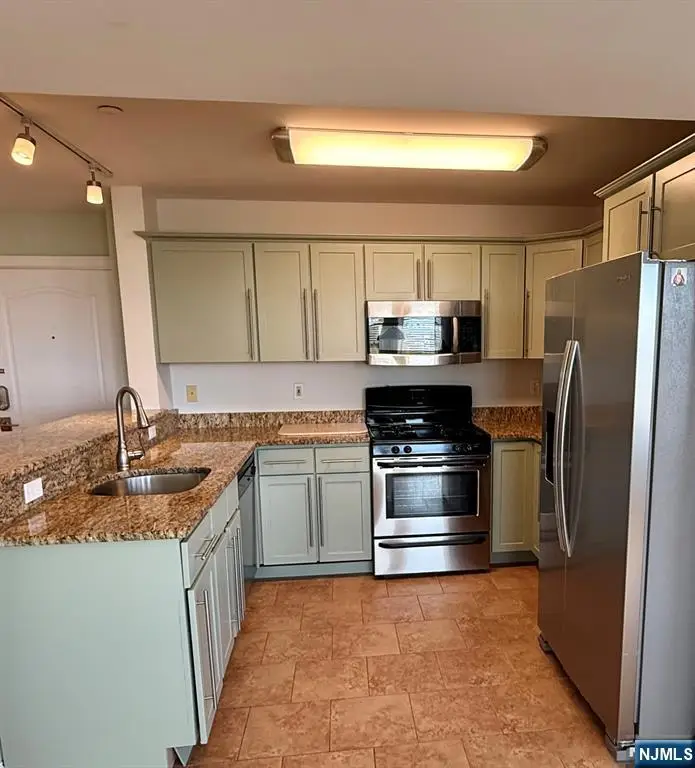 132 Union Avenue 405A, East Rutherford, NJ 07073 - #3