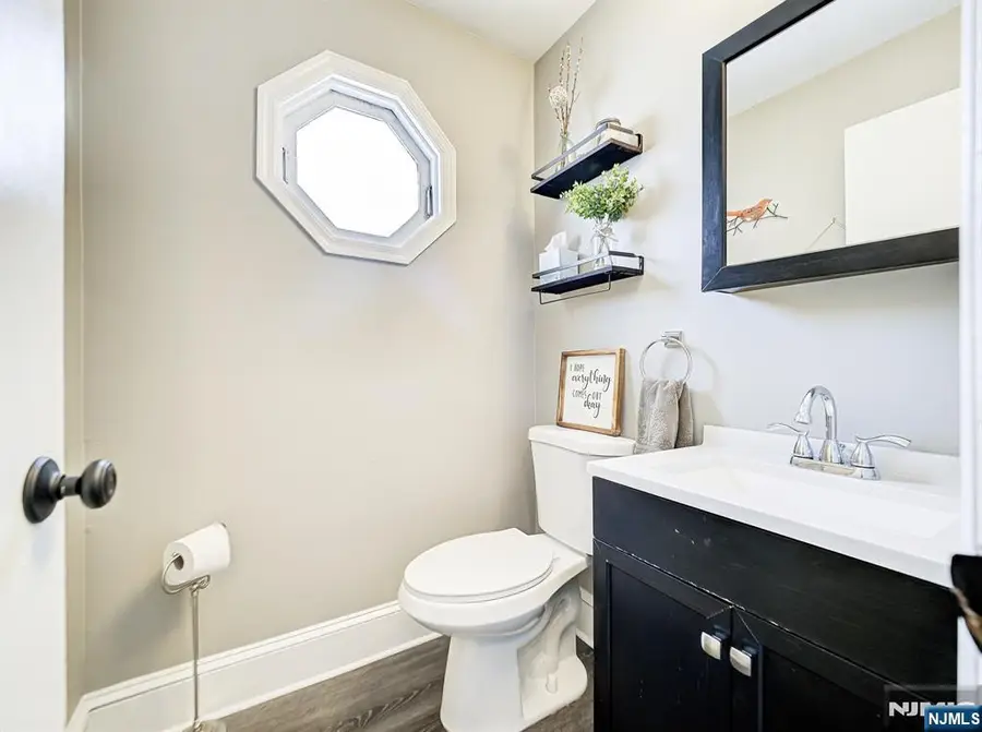 23 Otis Place, Verona, NJ 07044 - #3