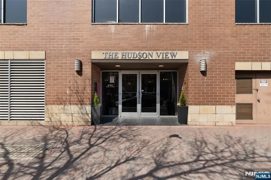 4301 Park Avenue 604, Union City, NJ 07087 - #2