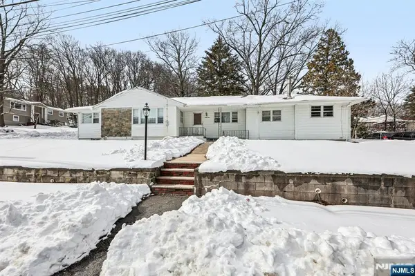 33 Lotz Street, North Haledon, NJ 07508