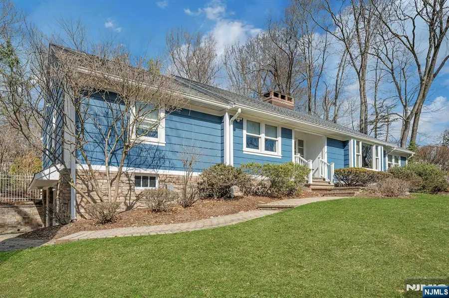 379 W Shore Drive, Wyckoff, NJ 07481 - #2