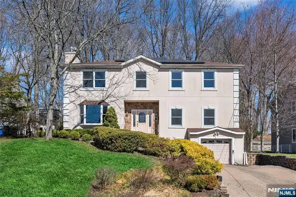 33 Country Club Road, Tenafly, NJ 07670
