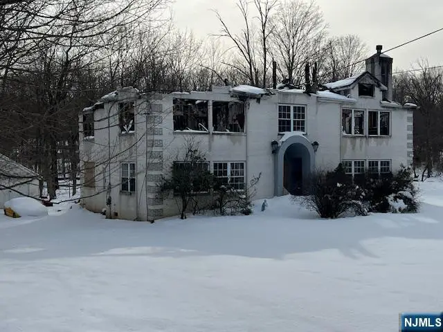 18 Lake Road, Upper Saddle River, NJ 07458 - #2