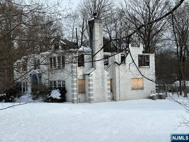 18 Lake Road, Upper Saddle River, NJ 07458 - #3