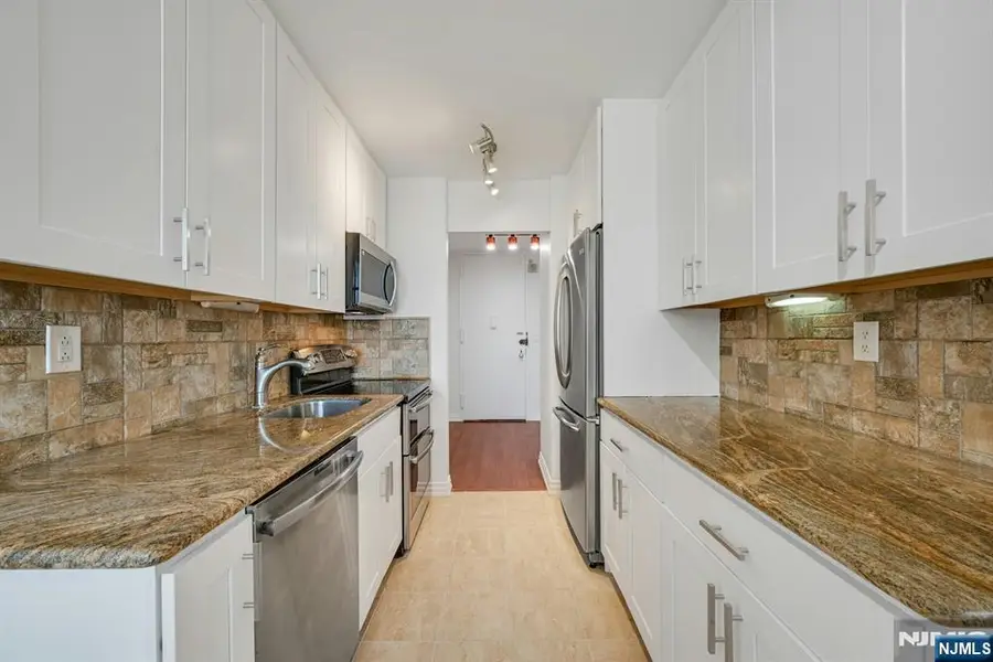 300 Winston Drive 919, Cliffside Park, NJ 07010 - #3