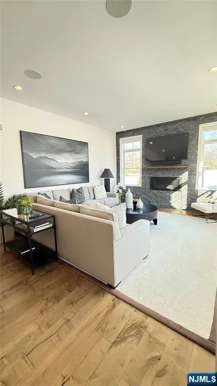 11 Woodmont, River Vale, NJ 07675 - #2