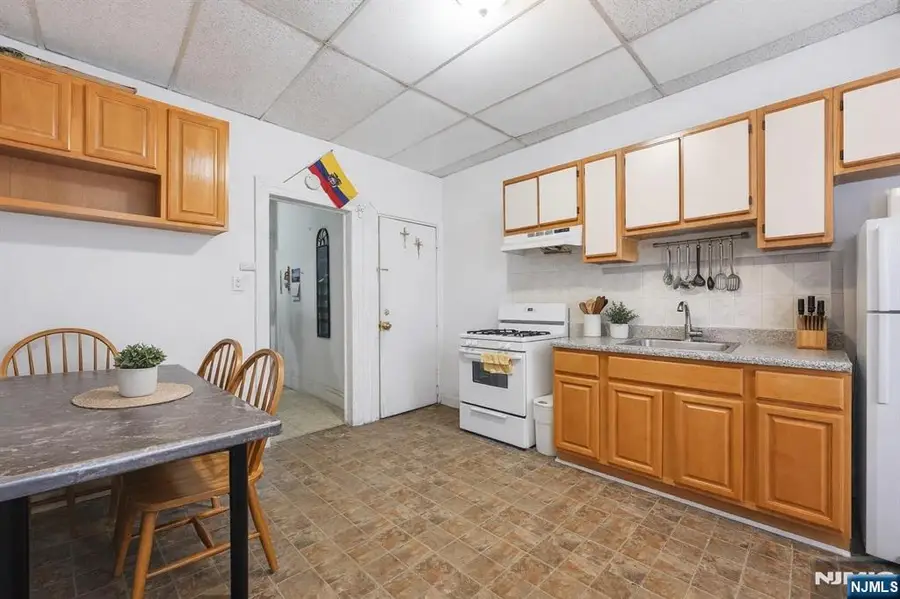 509 Monastery Place, Union City, NJ 07087 - #3