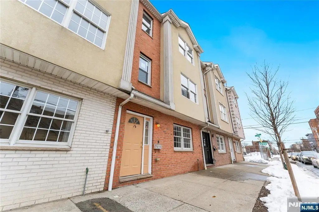 18 Kinney Street, Newark, NJ 07102 - #1