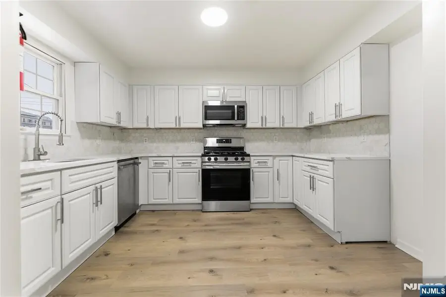 18 Kinney Street, Newark, NJ 07102 - #3