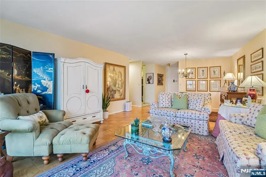 555 North Avenue 17-U, Fort Lee, NJ 07024 - #3