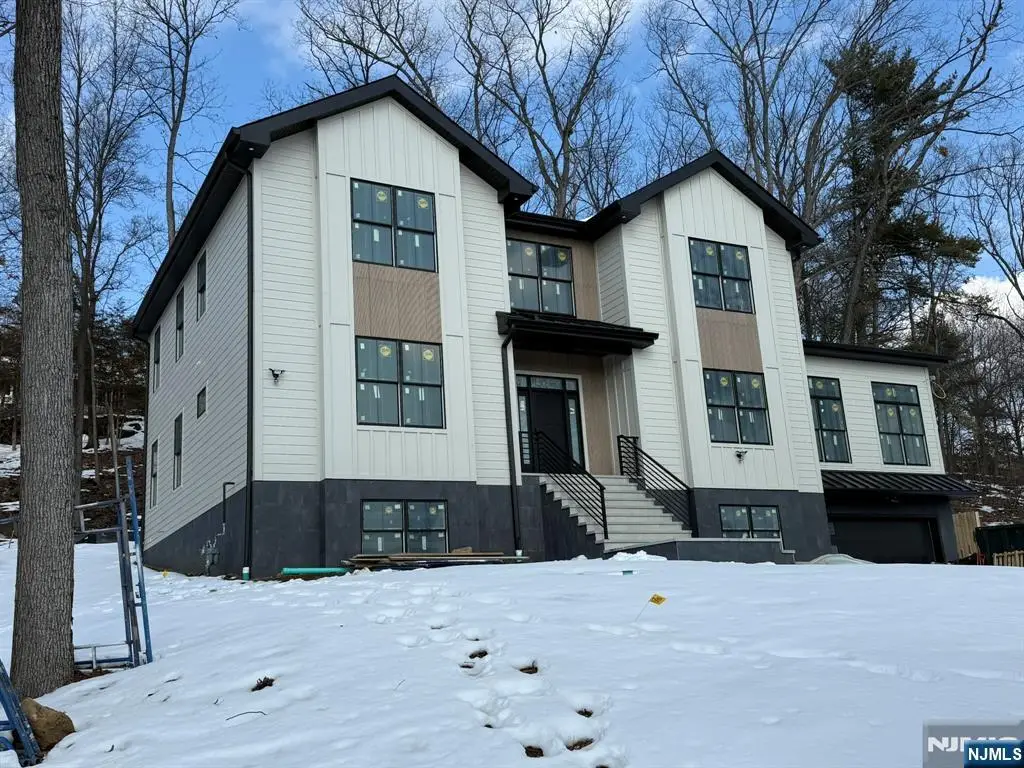 24 Peterson Road, Wayne, NJ 07470 - #1