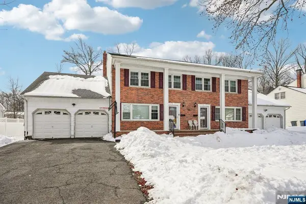 44 Forsythia Lane, Paramus, NJ 07652