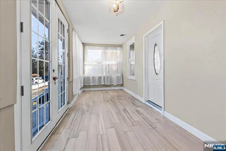 6 Center Street, Pompton Lakes, NJ 07442 - #3