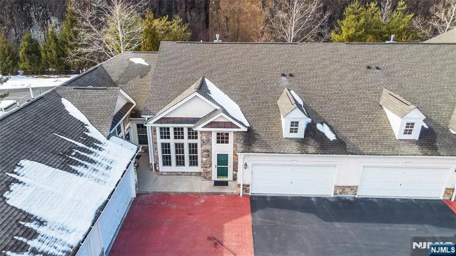 7 Graphite Drive, Little Falls, NJ 07424 - #3