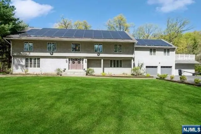 15 Old Oak Drive, Mahwah, NJ 07430 - #1