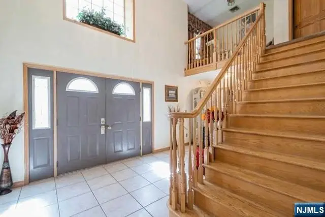 15 Old Oak Drive, Mahwah, NJ 07430 - #3