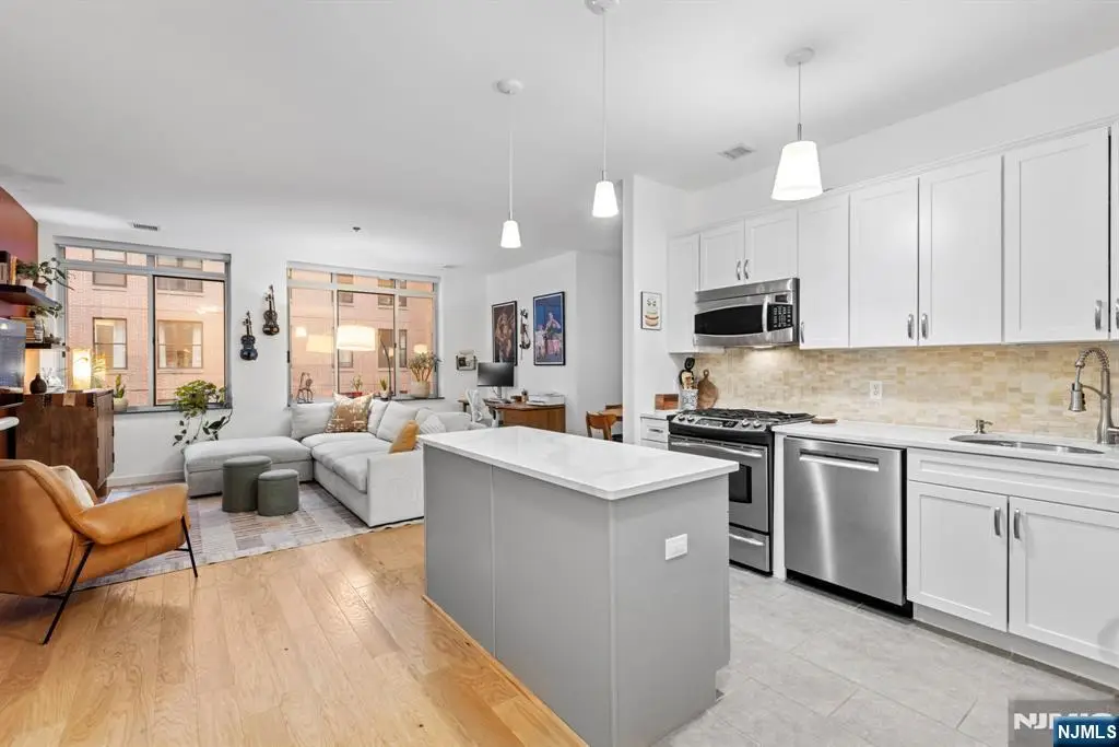 25 McWilliams Place 307, Jersey City, NJ 07302 - #1