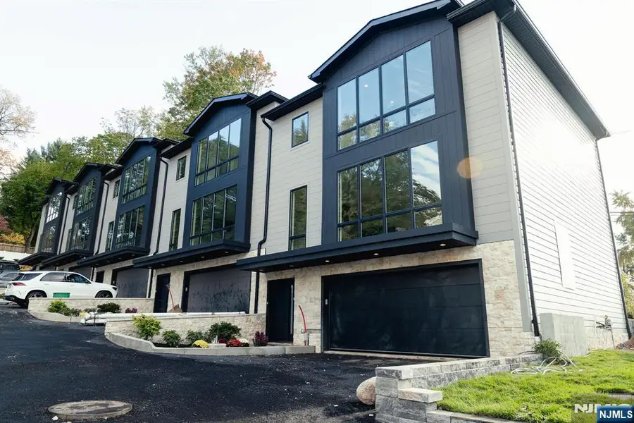 401 B Grand Avenue 401 B, Leonia, NJ 07605 - #2