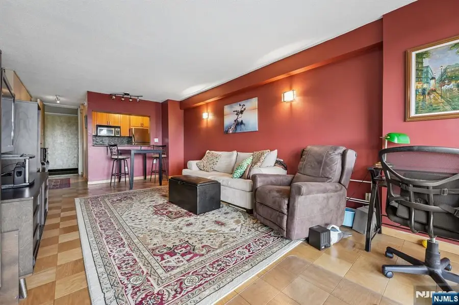 555 North Avenue 8W, Fort Lee, NJ 07024 - #3