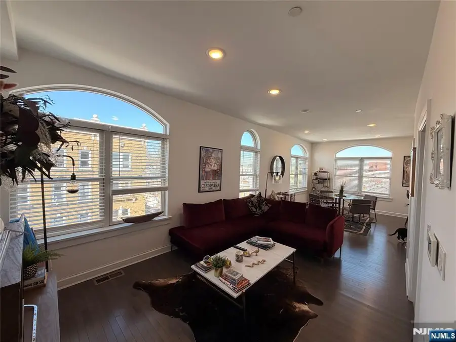 972 Summit Avenue 401, Jersey City, NJ 07307 - #3